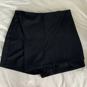 WHBM Black Short Skort Black Skirt
